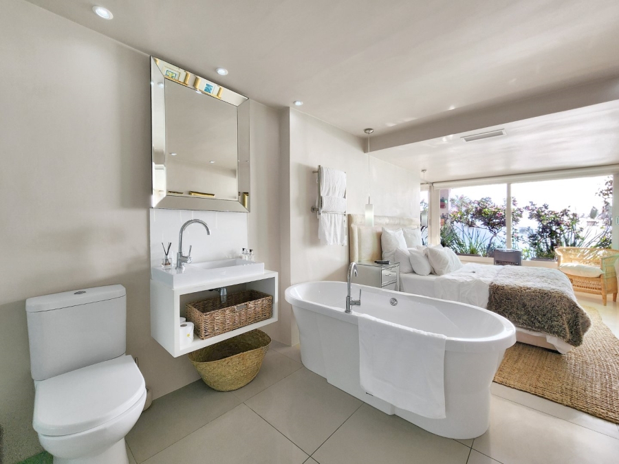 To Let 4 Bedroom Property for Rent in Clifton Western Cape